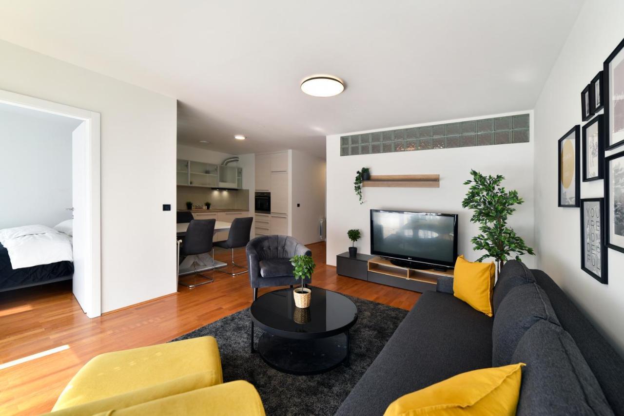 Lavir Apartment With Parking Zagreb Exterior photo