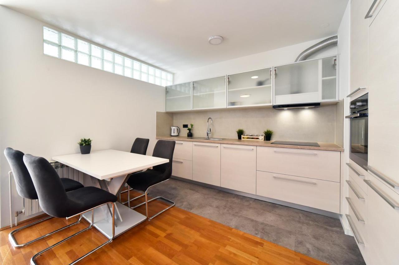 Lavir Apartment With Parking Zagreb Exterior photo