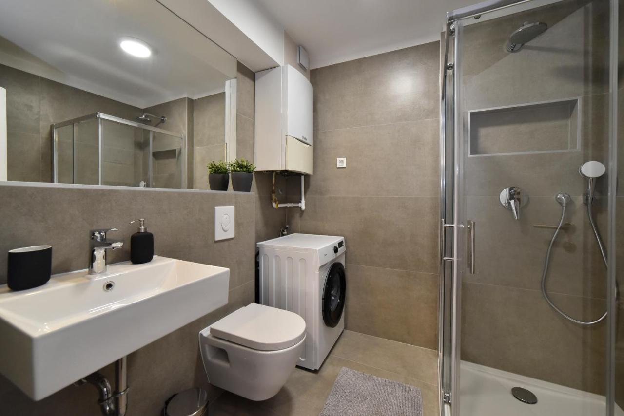 Lavir Apartment With Parking Zagreb Exterior photo